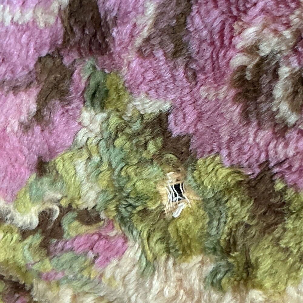 Vtg 1940's Italian Cherubs & Roses Bed Spread Cover 66”x73” Gold Pink Tapestry - Picture 6 of 13